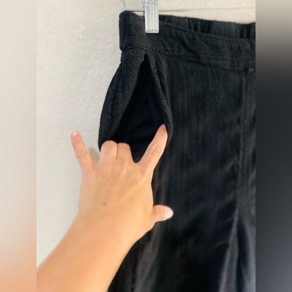 Free people wide legs pants with pockets size XS /
89% cotton & 11% Linen - Picture 2 of 8